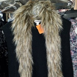 BB Dakota Black, fur vest